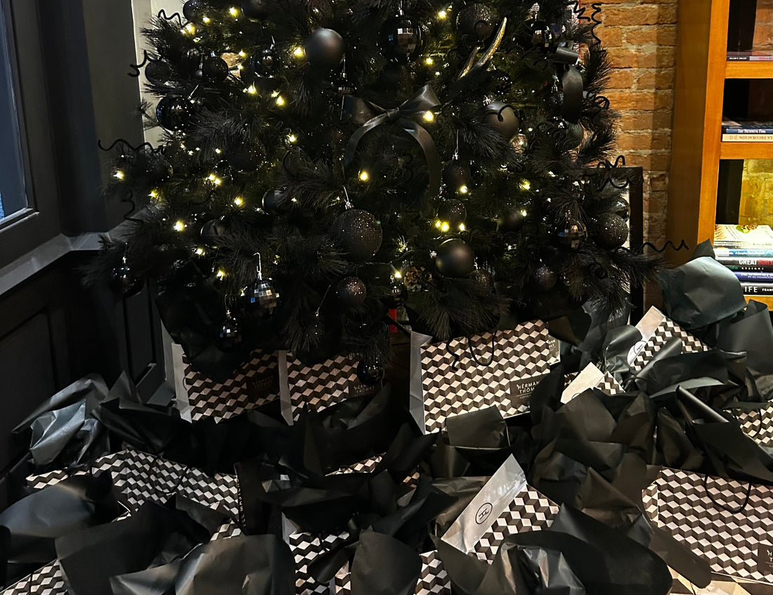 Hêrmann-Thômas Black Christmas Tree: un manifiesto visual.